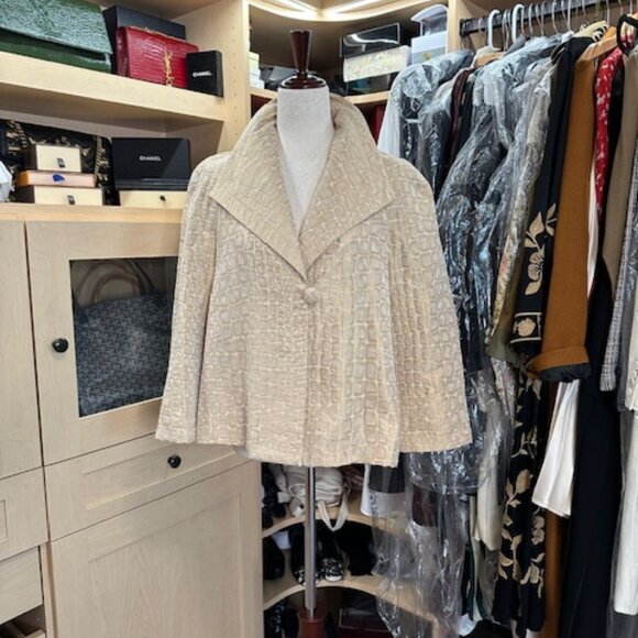 St. John Jackets & Blazers - St. John Cream Blazer Size 6